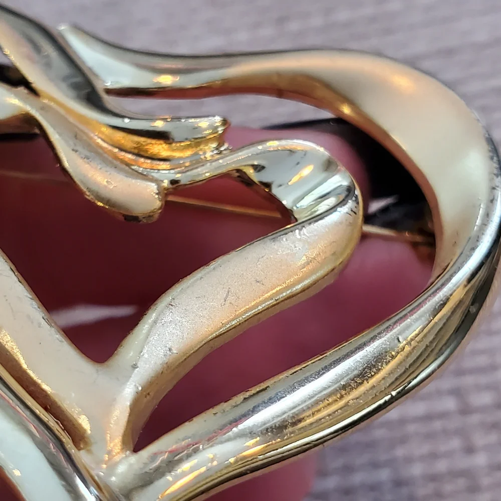 Vintage 1990s goldtone double heart brooch
